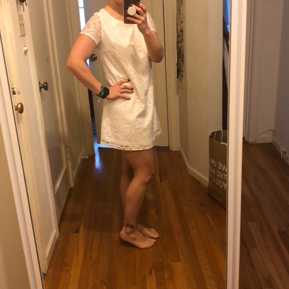 White lace dress - Picture 2 of 4
